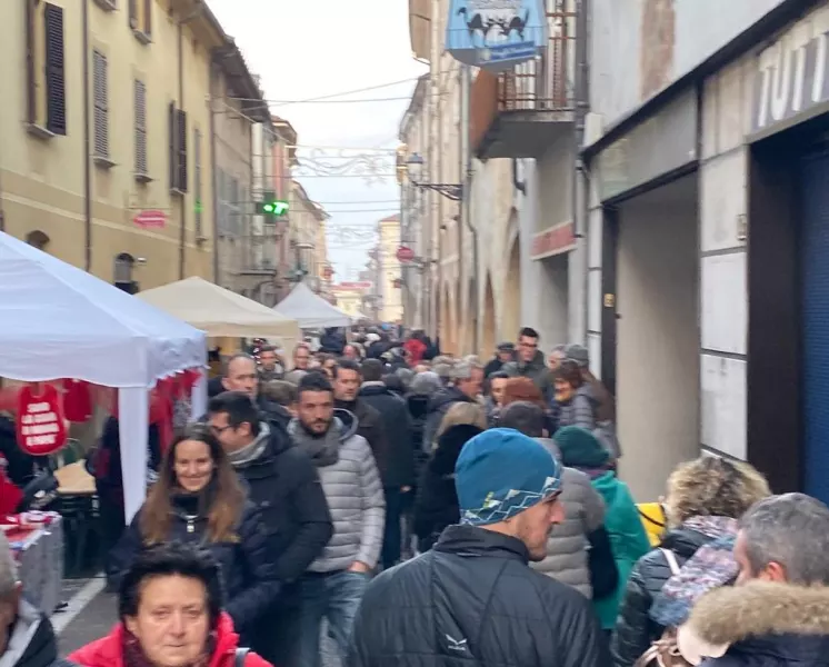 Centro affollato per il settimo Mercatino di Natale