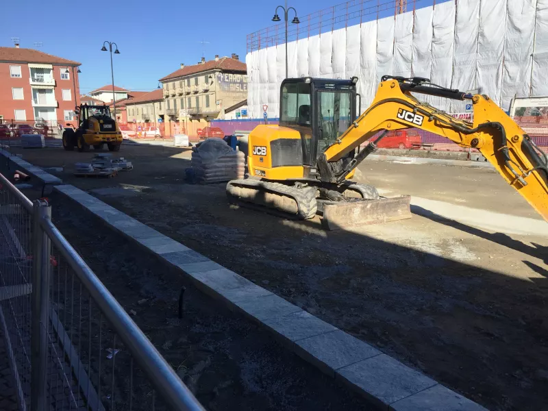 Il cantiere in piazza Savoia