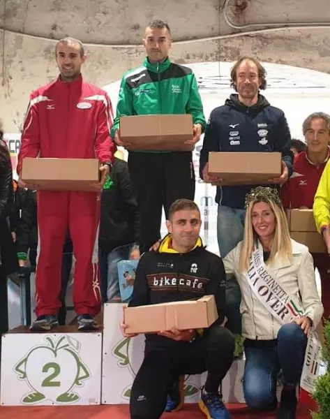 Moreno Dalmasso della Podistica Buschese è giunto 41° assoluto e ha vinto la categoria SM40 all'Apple run di Cavour