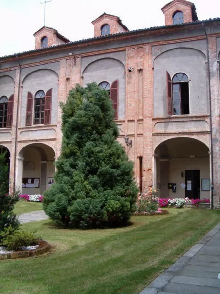 Il municipio, sede degli uffici comunali