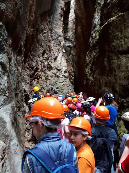 Il programma di visite alle cave dell’alabastro rosa di Busca previsto per domenica scorsa 26 maggio e rimandato a causa del maltempo è spostato a sabato  6 luglio