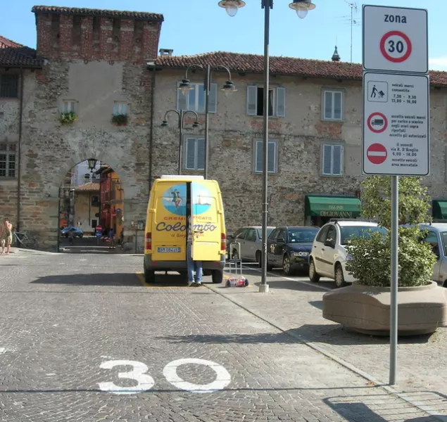 Porta di piazza Santa Maria