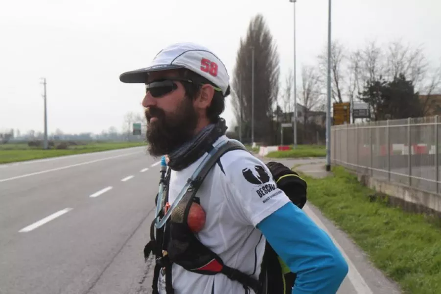 Marco Chinazzo durante il suo straordinario  viaggio