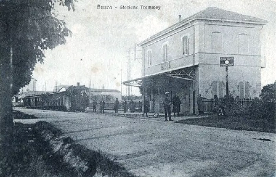 La stazione del tranvai a  Busca sulla linea Cuneo - Saluzzo attiva fra il 1880 e il 1948