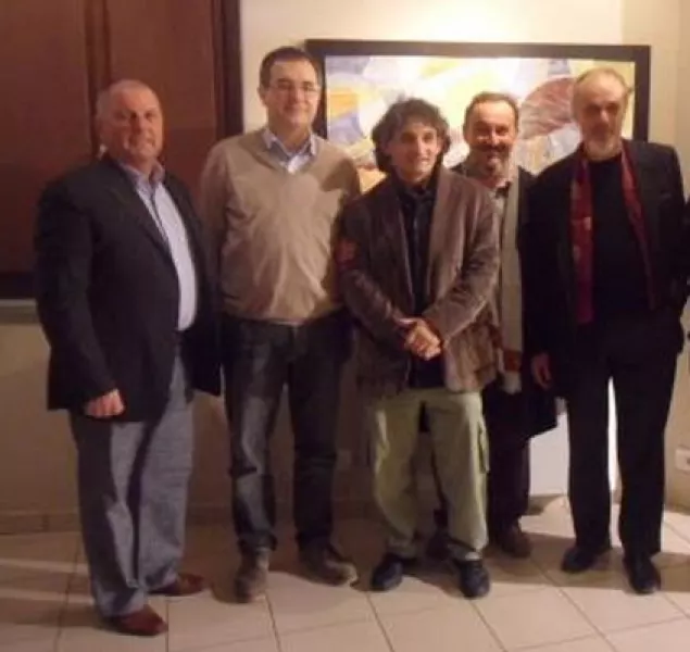 Gli artisti con il vice-sindaco Marco Gallo, l'assessore Gian Franco Ferrero e il curatore della mostra Ivo Vigna