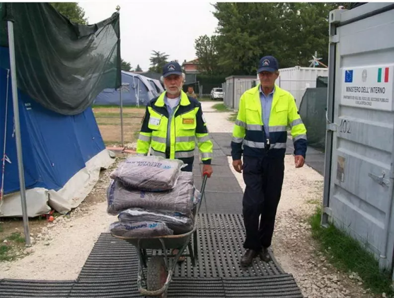 Al servizio delle emergenze nazionali: qui nel campo allestito nel comune di Mirandola in Emilia Romagna dopo il terremoto del maggio 2012