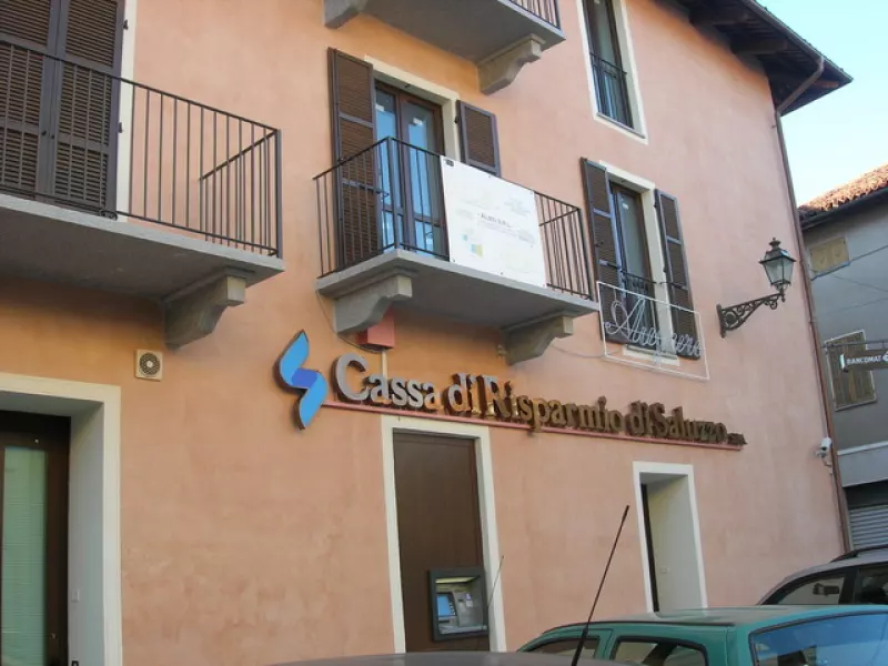 La filiale buschese della Cassa di risparmio di Saluzzo