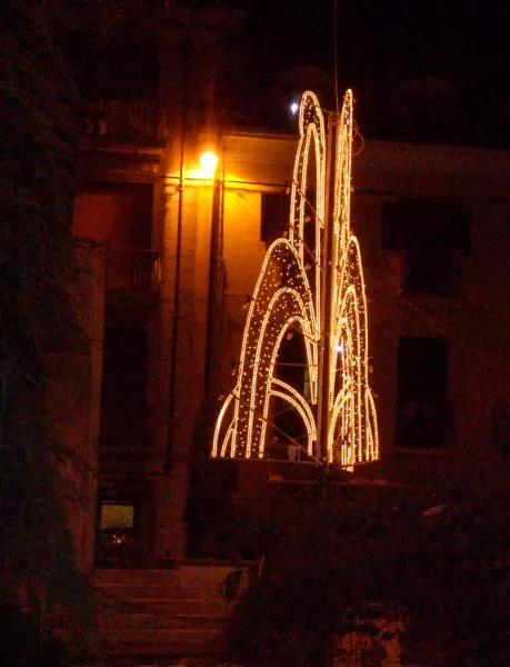 Fontana di luci in piazza Regina Margherita