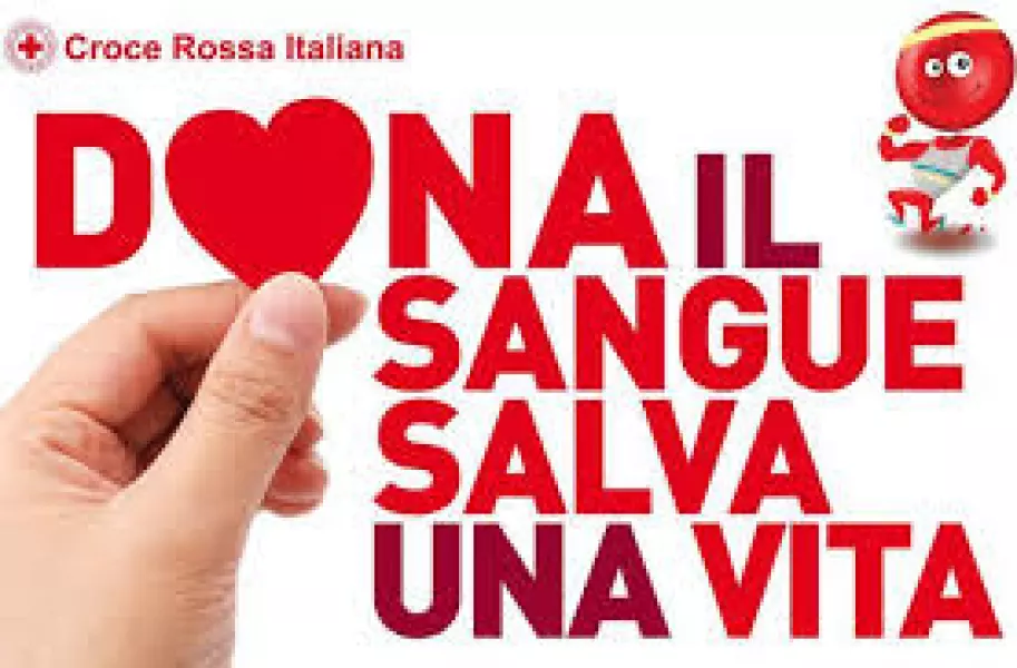 Il manifesto di un campagna di sensibilizzazione, in questo caso della Croce Rossa