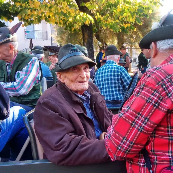 Anche l'Alpino Fornero, 97 anni, reduce di Russia,  ieri al Raduno del 1° Raggruppamento Ana