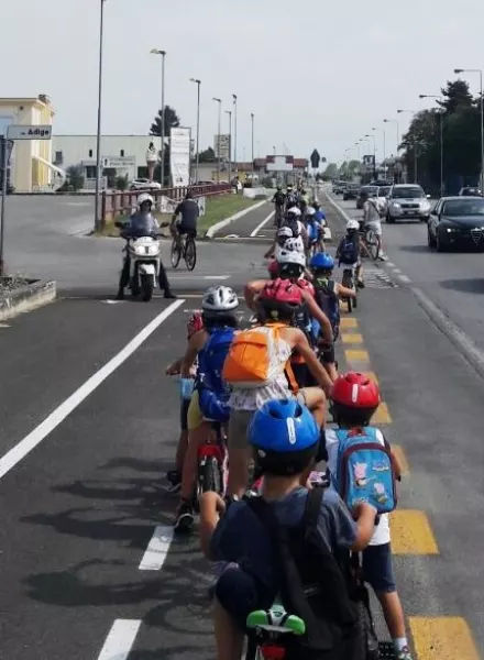 Lezione pratica sulla pista ciclabile