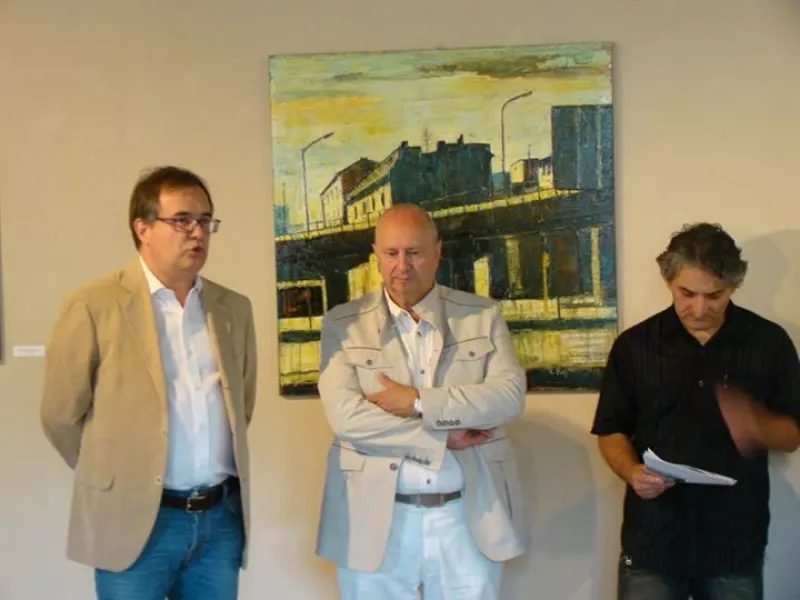 Claudio Rolfi alla galleria civica Casa Francotto durante l'inaugurazione della sua mostra