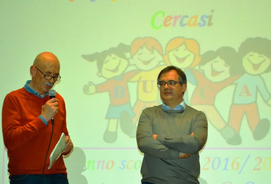 L'assessore Ezio Donadio con il sindaco, Marco Gallo, durante la serata conclusiva di 