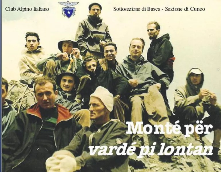 La copertina del libro MontÃ¨ per vardÃ¨ pi lontan