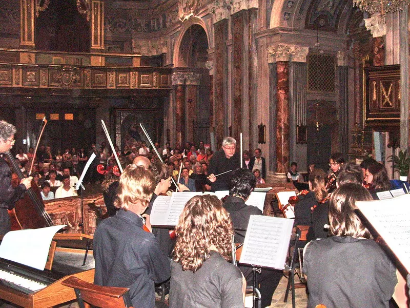 L'orchestra e il pubblico del Concerto del 21 giugno