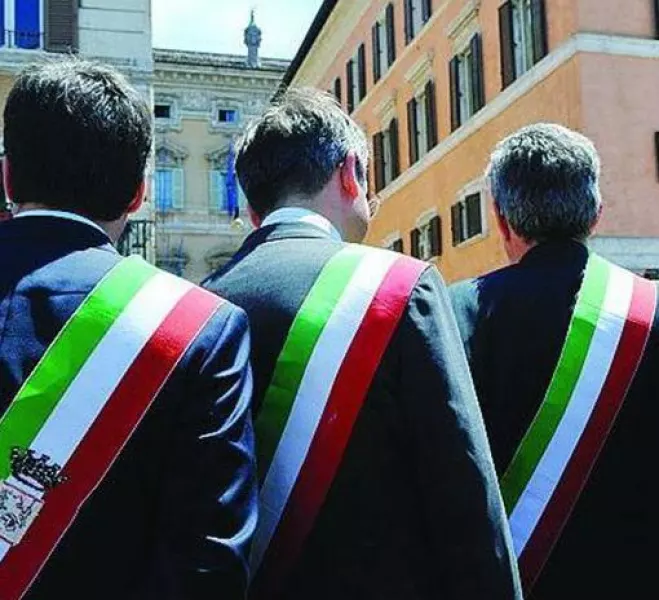 Il Movimento dei Sindaci del Piemonte è nato un anno fa per chiedere maggiore equità nei tagli agli enti locali e per una nuova proposta di federalismo fiscale: il 20 % Irpef ai Comuni