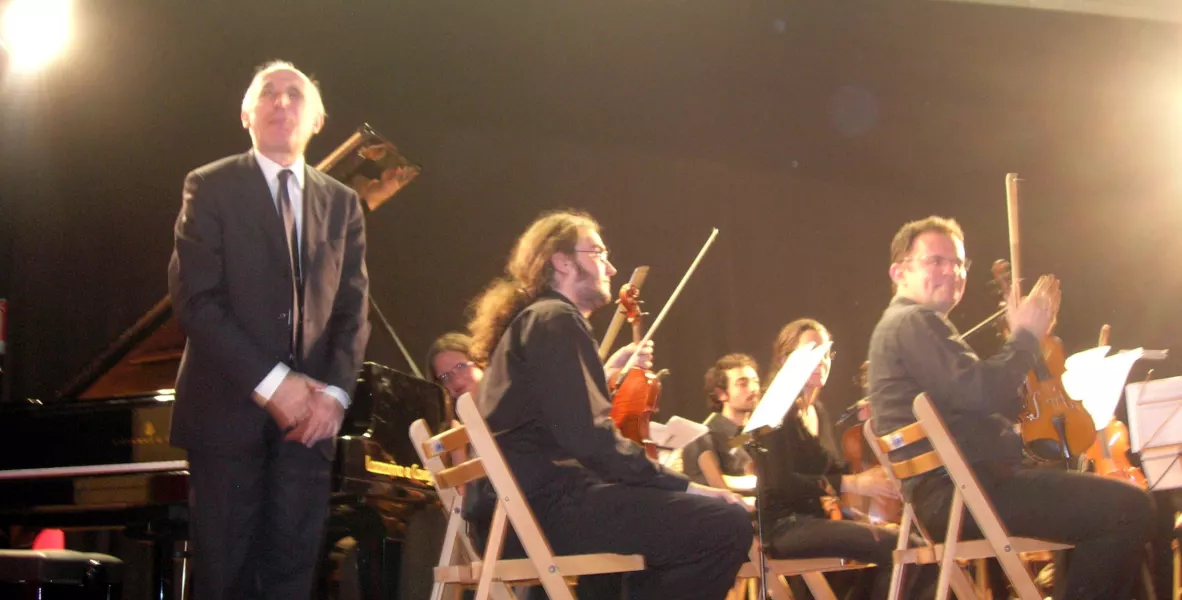 Bruno Canino sul palcoscenico del Teatro Civico