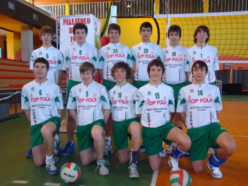  La squadra Pallavolo Busca under 16 campione d'Italia 2010