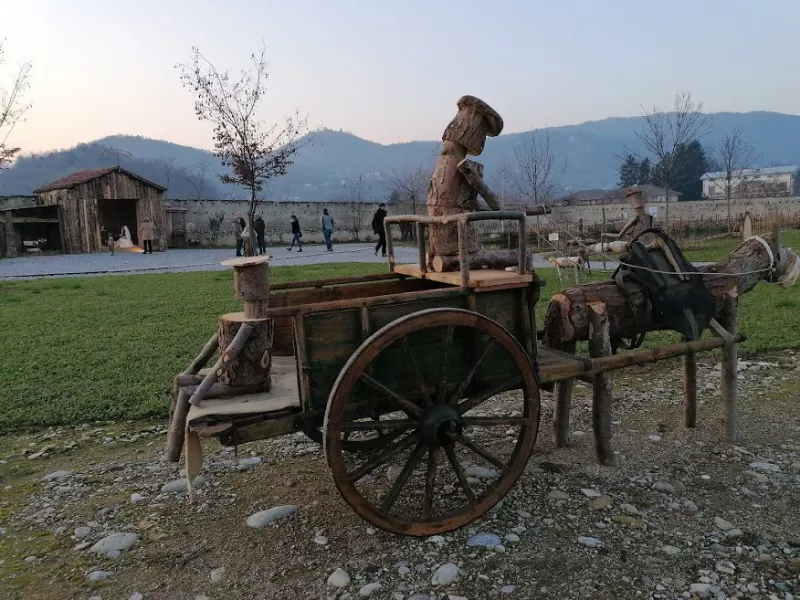 Presepe a grandezza naturale nel parco del museo