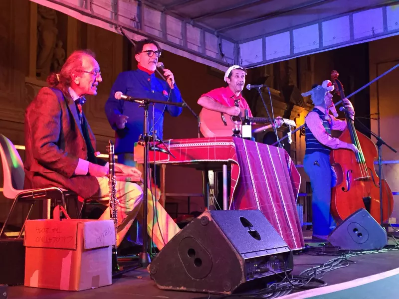 I Trelilu sul palco in piazza della Rossa