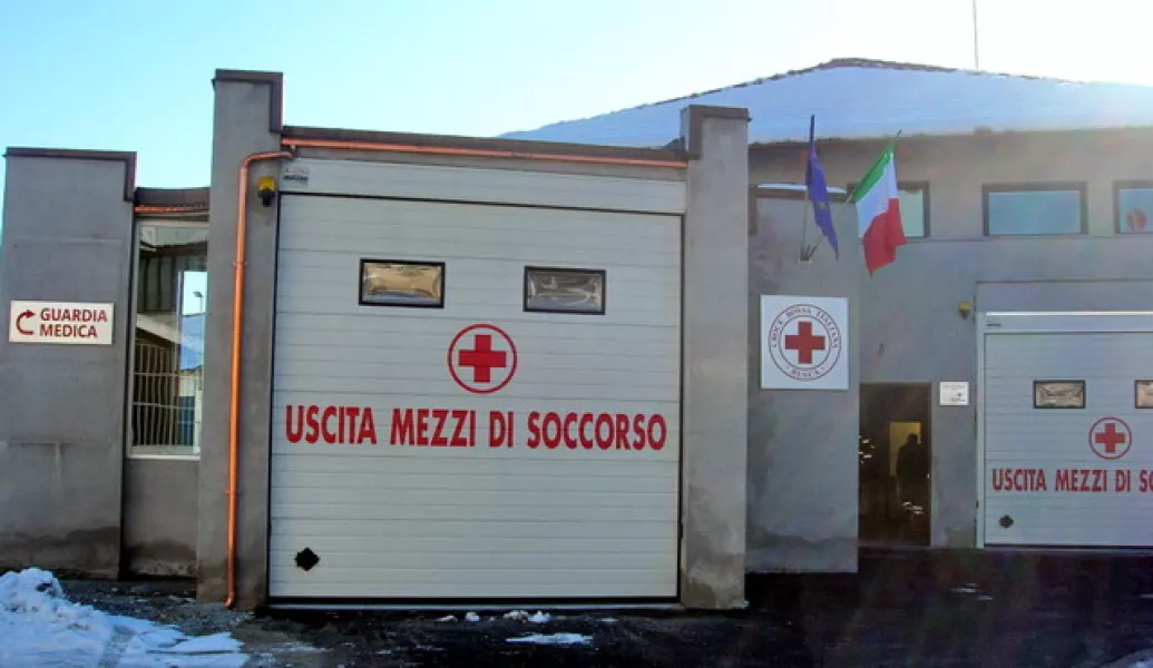 La sede ristrutturata della Croce Rossa che ospita, in entrata sul retro, anche l'ambulatorio della Guardia medica