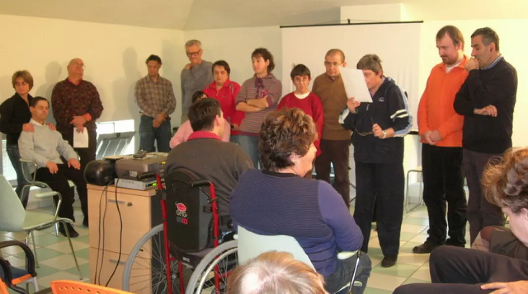 Canti e recite, lo spettacolo di Natale in Casamica