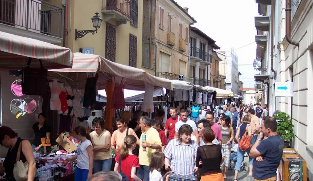 Festa del Fiore, il mercato lungo Via Umberto I