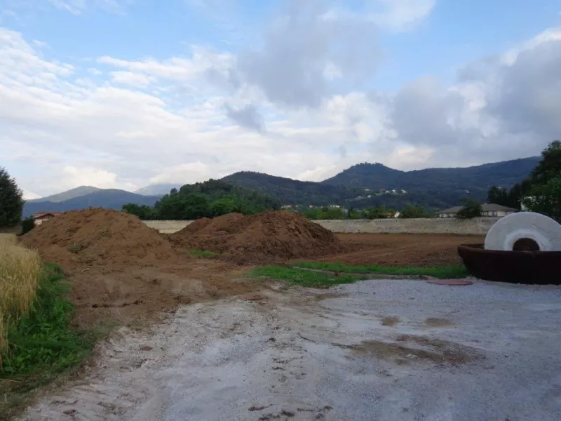 Il primi lavori di scavo nel parco dell'ex convento