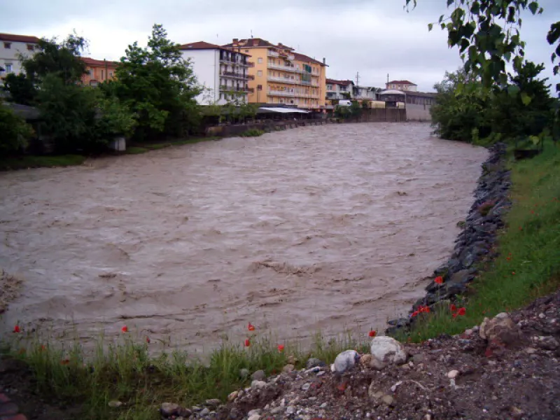 Il Maira in piena venerdi 30 maggio. dal ponte Biandone