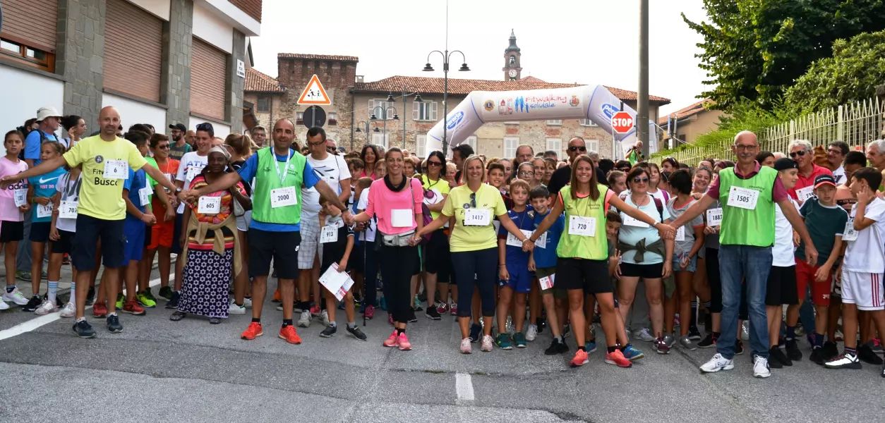 Ieri in duemilacinquecento alla Fitwalking Solidale