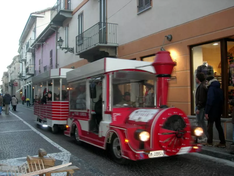 Il trenino di Babbo Natale domenica arriverÃ  a Busca 