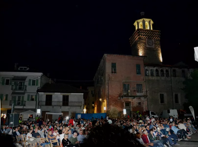 Ieri sera il palcoscenico era in piazza Diaz