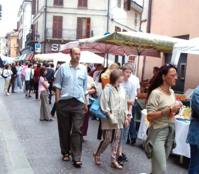 Attesi molti visitatori per le vie del centro domenica prossima per Busca in piazza