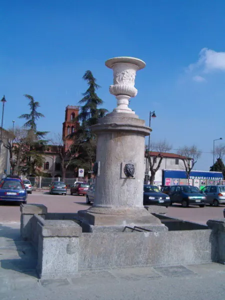 La fontana appena restaurata