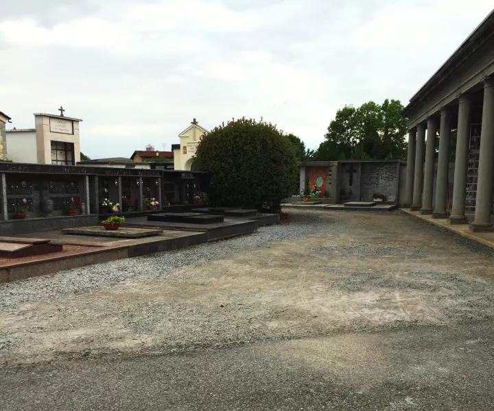 Lavori per la nuova pavimentazione bitumata dei vialetti e dei camminamenti nei cimiteri