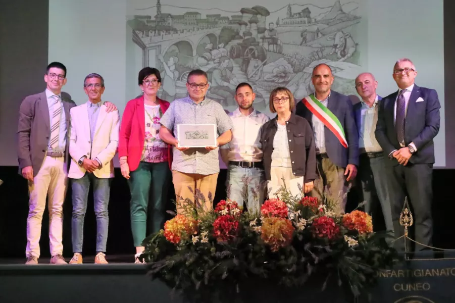 La pittrice Maria Rosa Ravera Aira: dedicata a lei una mostra in Casa Francoto dal  dal 2 agosto al 29 settembre, ingresso gratuito