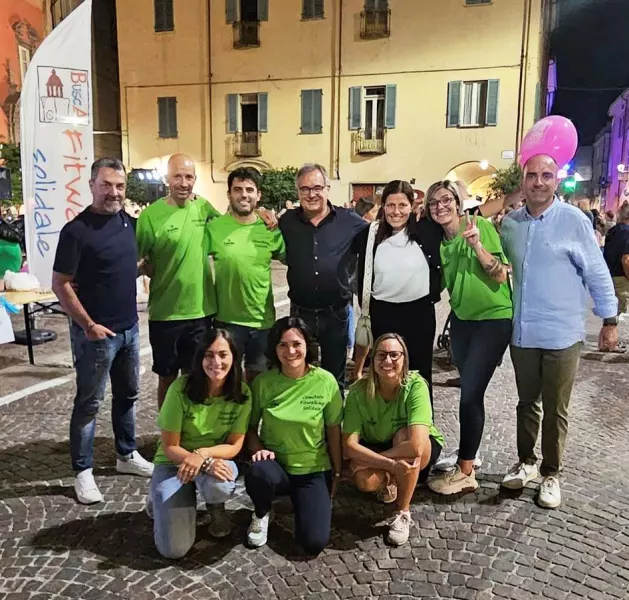 Gli ammnistratori comunali con i componenti del comitato Fitwalking e il presidente di Assoimpre Busca  durante la serata di