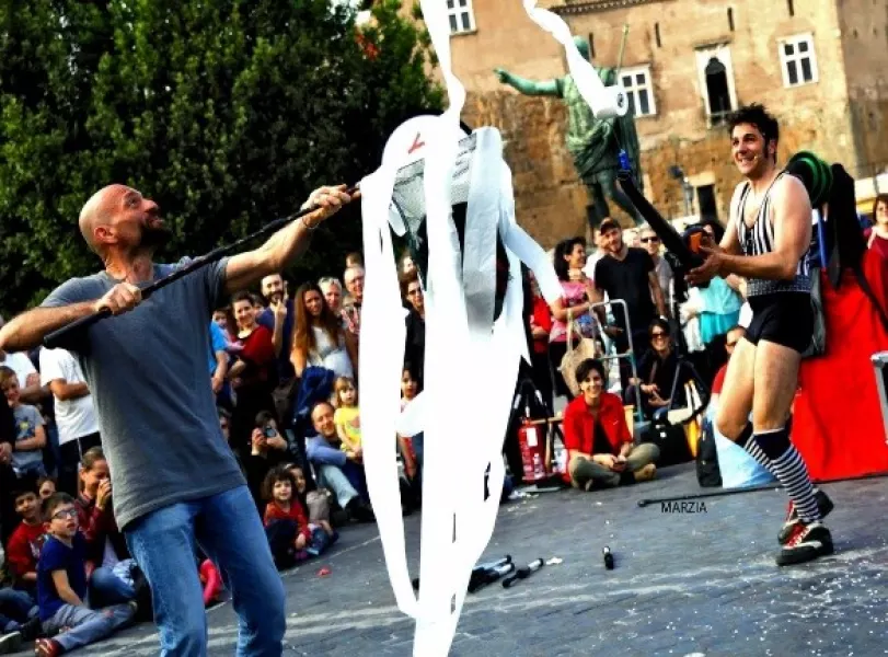“Why not?” di e con Piero Ricciardi, uno spettacolo comico che fonde tecnica e creatività spregiudicata, fantasia e follia