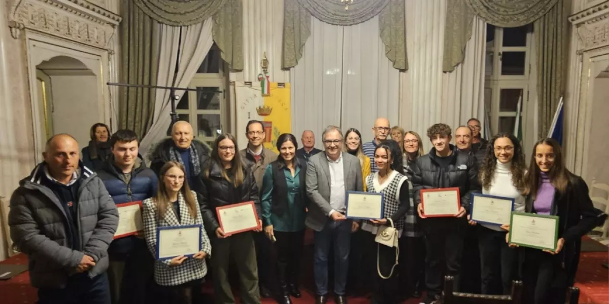 La cerimonia della consegna delle Borse di studio comunali