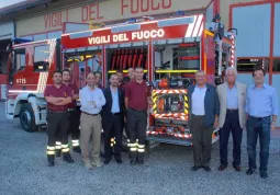 La consegna della donazione Lions ai Vigili del Fuoco volontari di Busca