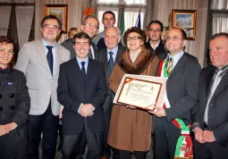 Lidia Mandrile e Giuseppe Delfino. Il senatore e Difensore civico di Busca e la sua consorte hanno festeggiato i 60 anni di matrimonio