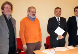 Da sinistra Pier Luigi Barbero (direttore artistico del Vivaldi), Alberto Perassi (dirigente scolastico), Marco Manfrinato (presidente Icc) e il vice-sindaco e assessore alla Cultura Marco Gallo durante la presentazione del progetto Ok Musica!