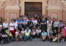 Uno dei gruppi in partenza da piazza della Rossa