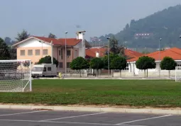 Le porte da calcio in piazza Dante