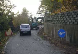 Si lavora in via Francotto, sulla collina di Santo Stefano