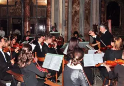 L'orchestra dell'istituto Vivaldi diretta dal Maestro Antonio Ferrara