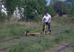 A spasso con la bicicletta ferroviaria sulla Busca-Dronero