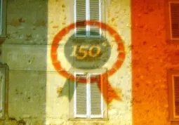 La coccarda tricolore in piazza Santa Maria