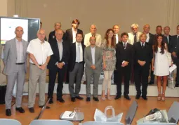 Foto di gruppo dell'incontro fra i rappresentanti delle città italiane Aces