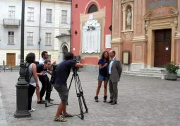 Intervista con il sindaco in piazza della Rossa, il salotto della città